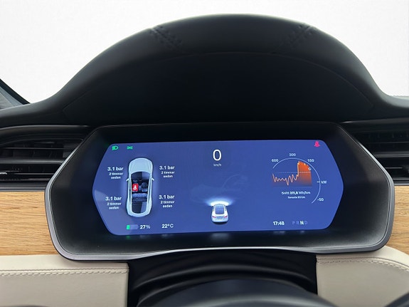 Tesla Model S 17 of 30