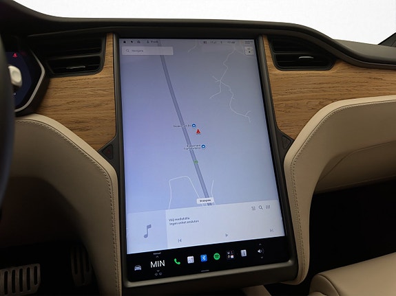 Tesla Model S 22 of 30