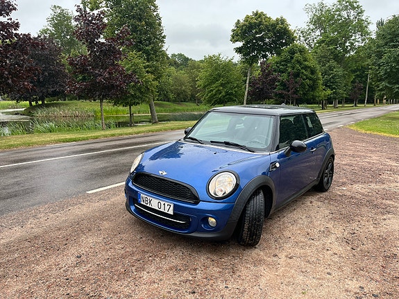 MINI Cooper 4 of 5