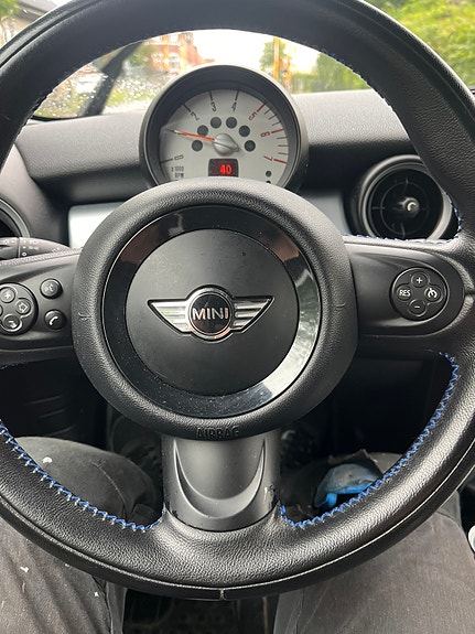 MINI Cooper 7 of 9