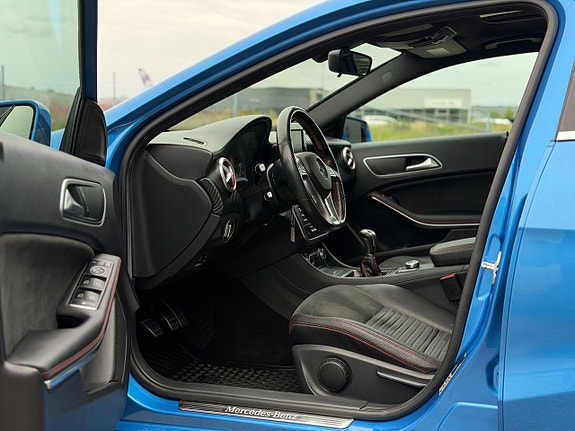 Mercedes-Benz A200 11 of 28
