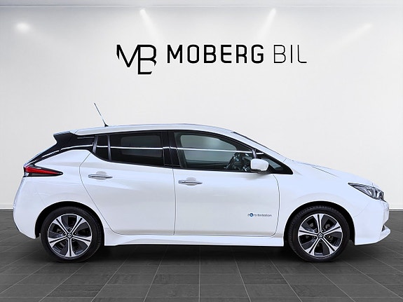 Nissan Leaf 4 of 5