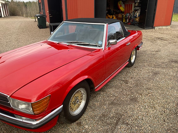 Mercedes-Benz 350 SL 4 of 5