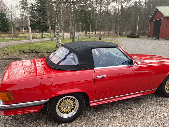 Mercedes-Benz 350 SL 5 of 5