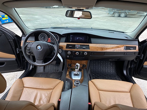 BMW 530d 2 of 5