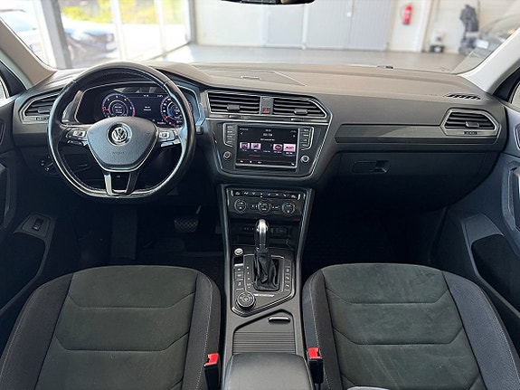 Volkswagen Tiguan 9 of 23