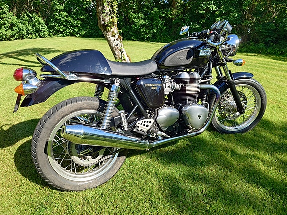 Triumph THRUXTON 2 of 11