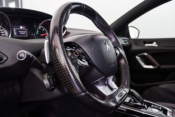 Peugeot 308 SW 15 of 18