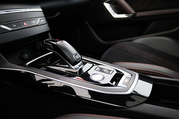 Peugeot 308 SW 16 of 18