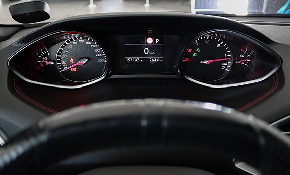 Peugeot 308 SW 11 of 18