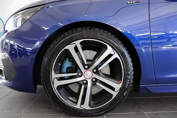 Peugeot 308 SW 17 of 18