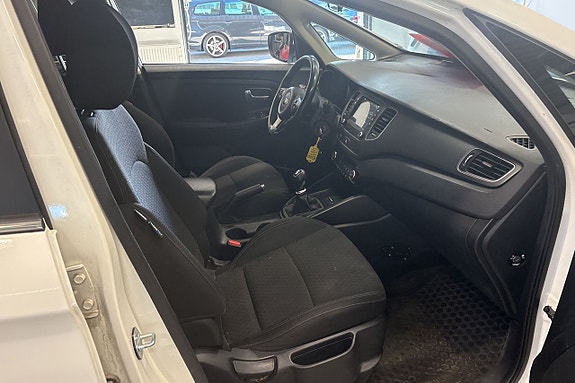 Kia Carens 11 of 12
