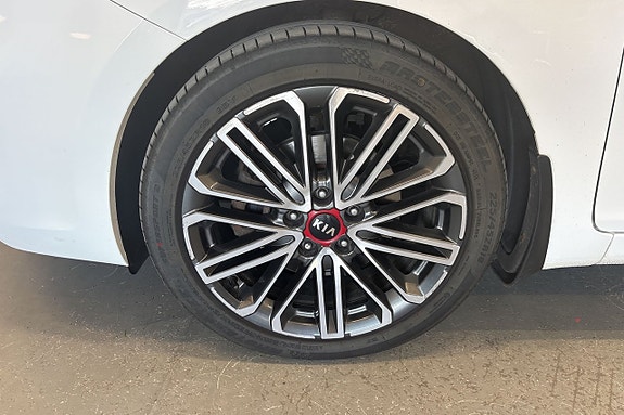 Kia Carens 12 of 12
