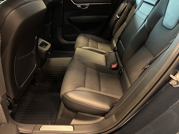 Volvo V90 Cross Country 6 of 12