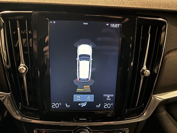 Volvo V90 Cross Country 9 of 12