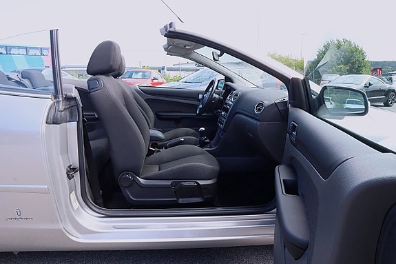 Ford Focus CC 11 of 14
