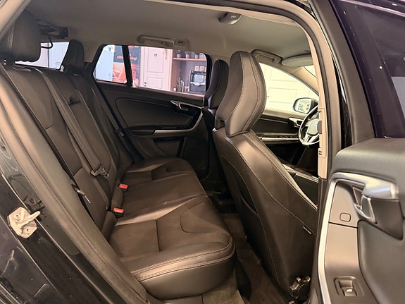 Volvo V60 11 of 25