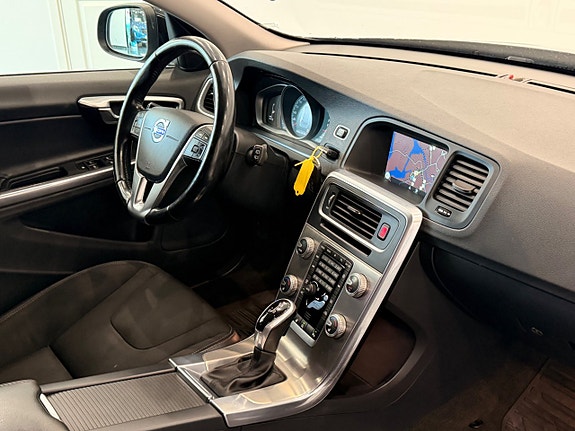 Volvo V60 15 of 25
