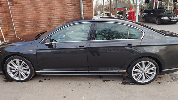 Volkswagen Passat 2 of 9
