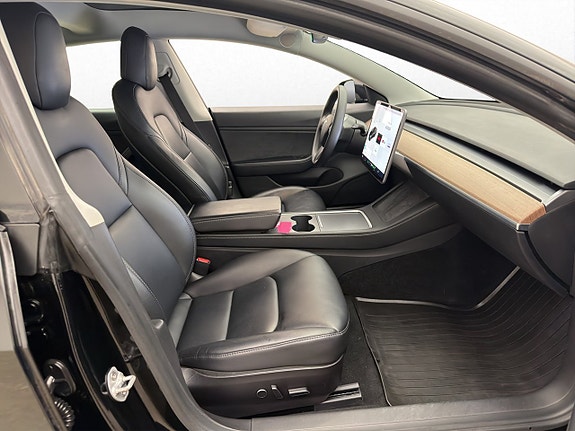 Tesla Model 3 29 of 30