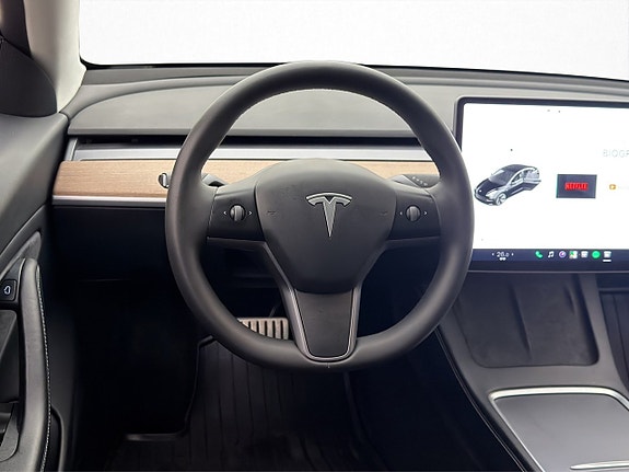 Tesla Model 3 13 of 30