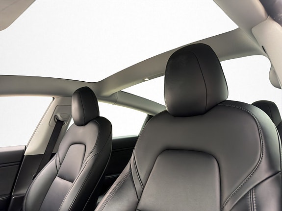 Tesla Model 3 11 of 30
