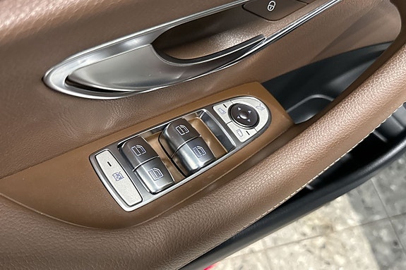 Mercedes-Benz E220 17 of 24