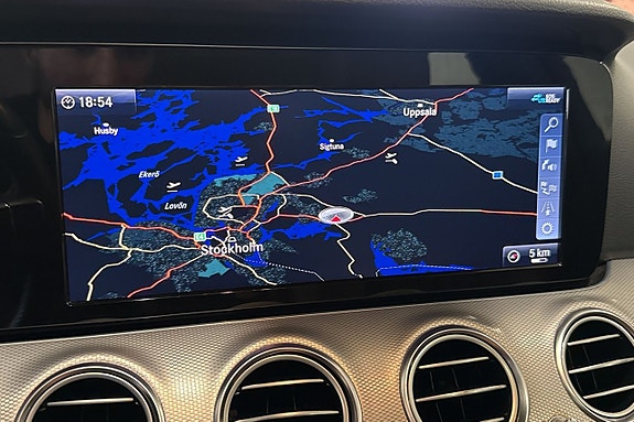 Mercedes-Benz E220 18 of 24