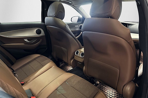 Mercedes-Benz E220 13 of 24