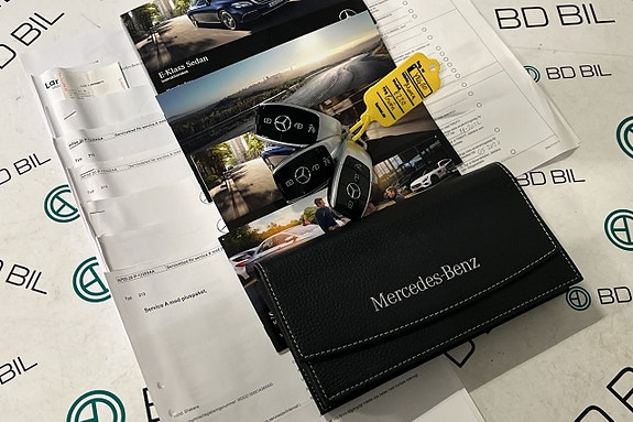 Mercedes-Benz E220 24 of 24