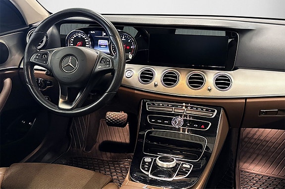 Mercedes-Benz E220 14 of 24