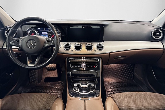 Mercedes-Benz E220 7 of 24