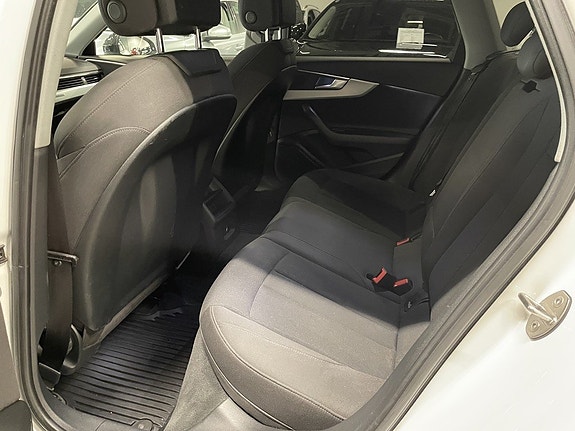 Audi A4 5 of 9