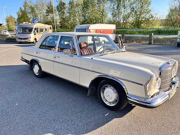 Mercedes-Benz 250 S 3 of 5