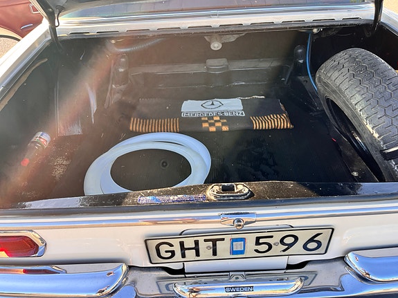 Mercedes-Benz 250 S 5 of 5