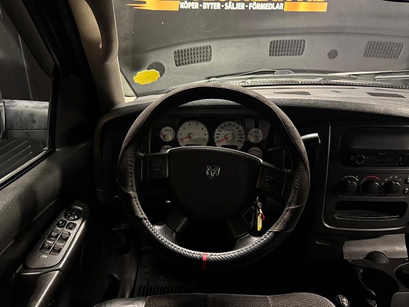 Dodge RAM 1500 21 of 23