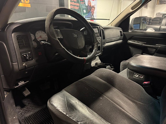 Dodge RAM 1500 18 of 23