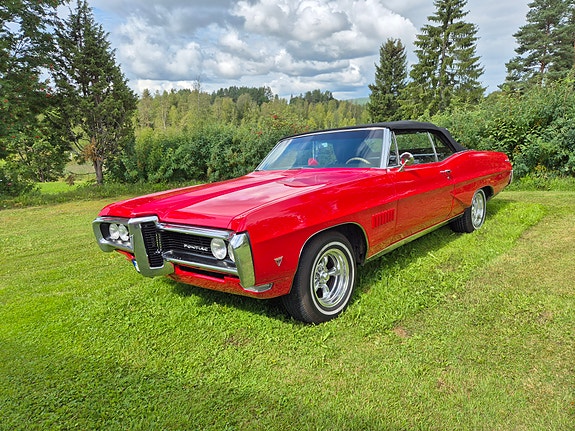 Pontiac Parisienne 2 of 4