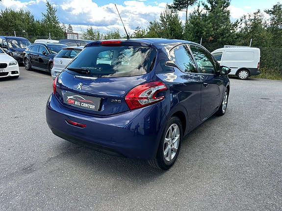 Peugeot 208 5 of 5