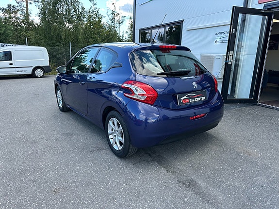 Peugeot 208 4 of 5