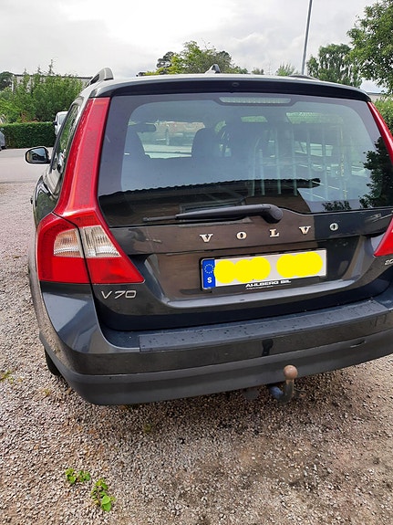 Volvo V70 2 of 4