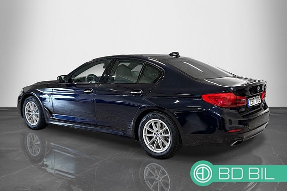 BMW 530e 2 of 5