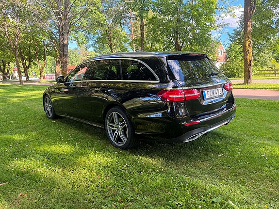 Mercedes-Benz E220 d 3 of 5