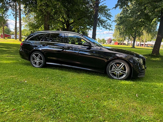 Mercedes-Benz E220 d 12 of 13