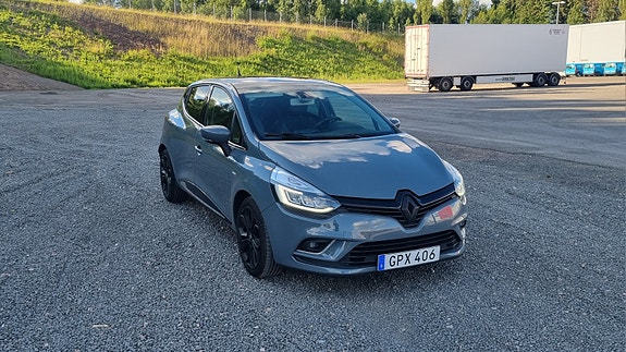 Renault Clio 2 of 6
