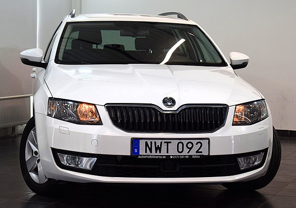 Skoda Octavia 2 of 5