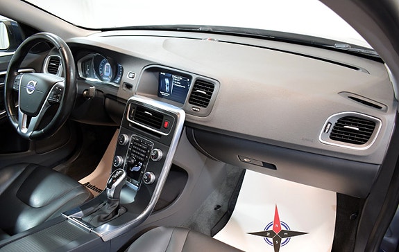 Volvo S60 24 of 26