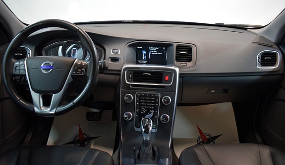 Volvo S60 14 of 26