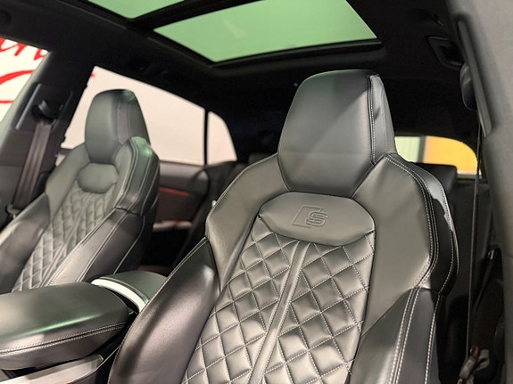 Audi Q8 10 of 18