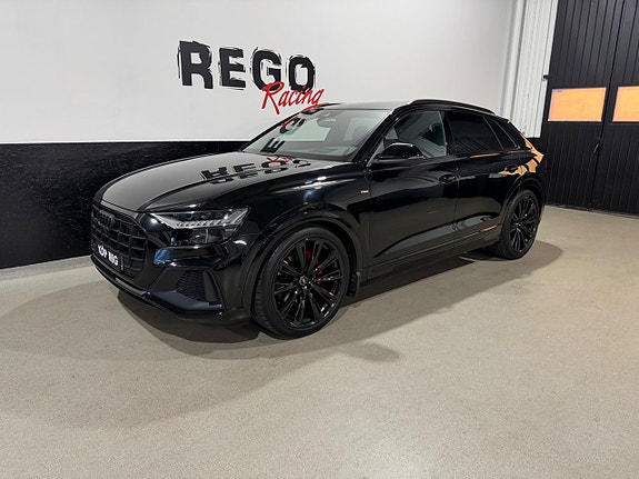 Audi Q8 2 of 5